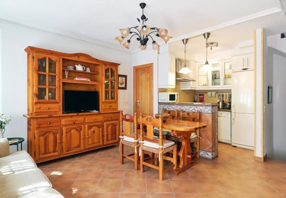 Villa Magerit, Entire Home 5 Minutes Easy Walk To Sandy Beach Ла Мата Екстериор снимка