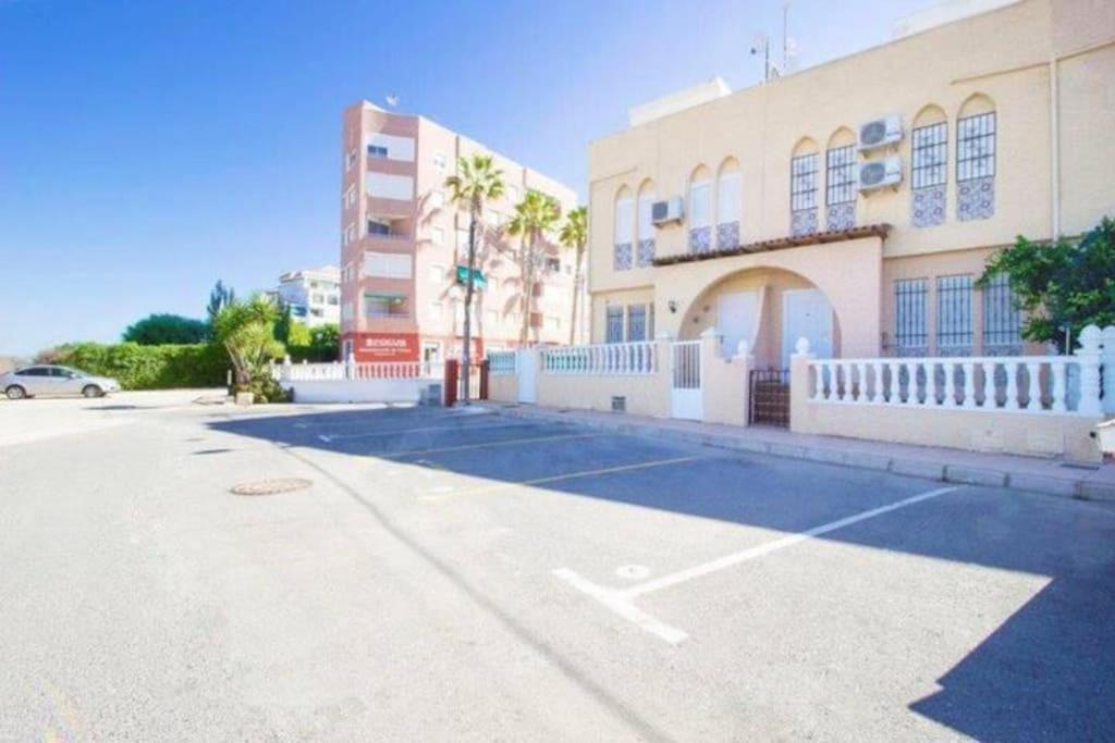 Villa Magerit, Entire Home 5 Minutes Easy Walk To Sandy Beach Ла Мата Екстериор снимка